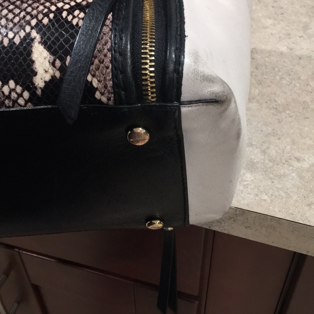 Henri bendel snake skin bag - Picture 6 of 11